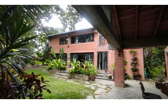 Se Vende Casa 990 M2  5h/7b/4pe El Cafetal-el Limon