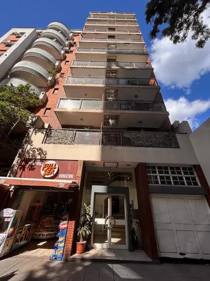 Departamento En  Venta De 2 Ambientes Con Cochera Lomitas