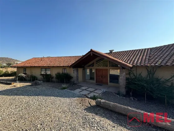 Casa En Arriendo De 4 Dorm. En Colina Chicureo