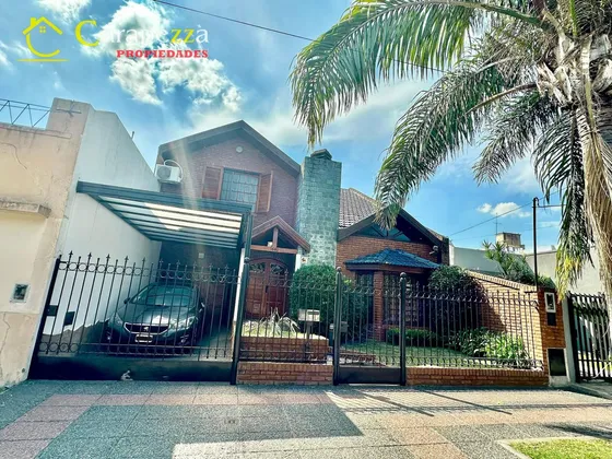 Hermoso Chalet 4 Amb De Categoría En Venta En Villa Bosch