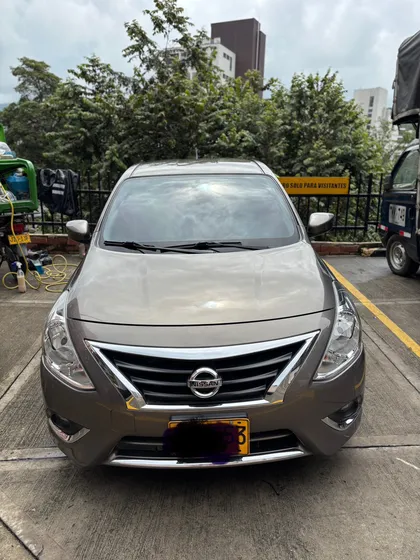 Nissan Versa 1.6 Sense