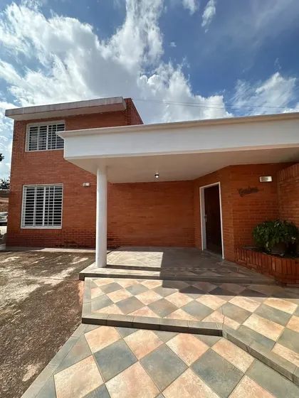 En Venta Espectacular Quinta Con Piscina En Venta Turmero! Urb. San Pablo