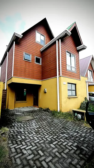 Amplia Y Hermosa Casa De 3 Pisos 4d 3b Condominio San Pedro