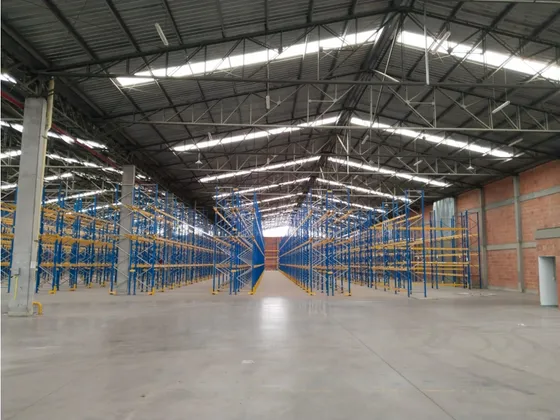 Arriendo Bodega De 5.076m2, Madrid Parque Industrial 