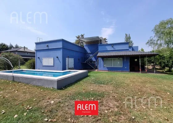 Casa De 3 Dormitorios En Venta En Quintas Del Sol