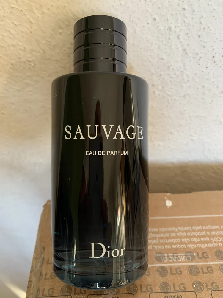 Perfume Dior Sauvage eau de parfum 200 ml | Frete grátis