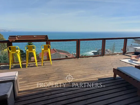 Casa Con  Vista Al Mar   Y Gran  Terraza 