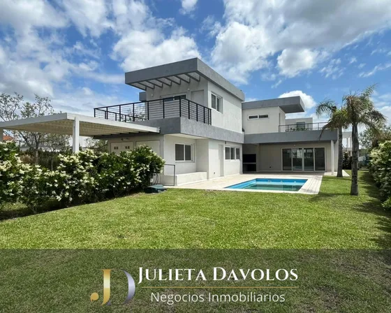 Casa En Venta  Puertos Del Lago 5 Ambientes Barrio Vistas-escobar Maschwitz