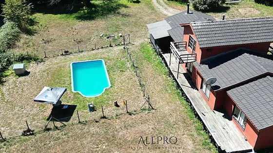 Venta Casa Amplia, 2 Cabañas, Piscina, Candelaria, Pucón