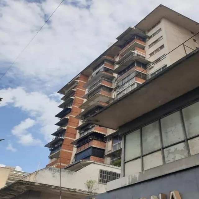 Bello Apartamento De 86 Mtrs2 Con 4 Habitaciones Y 2 Baños Se Vende Ubicado En La Candelaria - Av Universidad