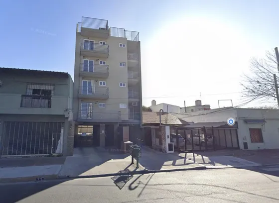 Vendo En Caseros Centro Departamento De 1 Ambiente Con Espacio Cochera Ficha  8907
