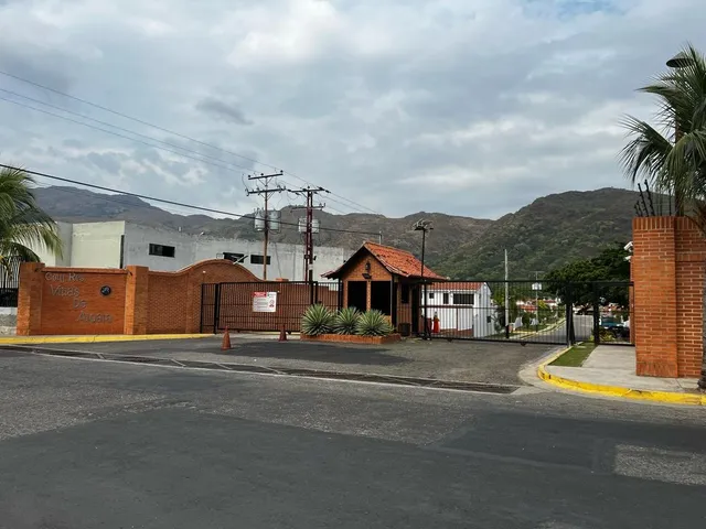 Casa En La Cumaca, San Diego. Residencia Villas De Alcalá. (scarmc-80)