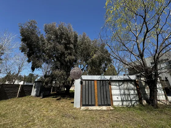 Alquier Amplio Terreno En Hostal Del Sol, Apto Uso Comercial