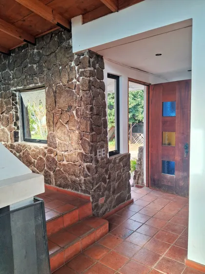 Se Vende Casa Construida Con Piedra Laja Vistas Impecables E