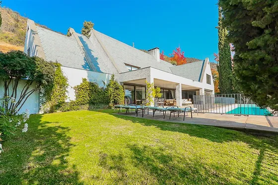 Casa En Venta De 6 Dorm. En Lo Barnechea