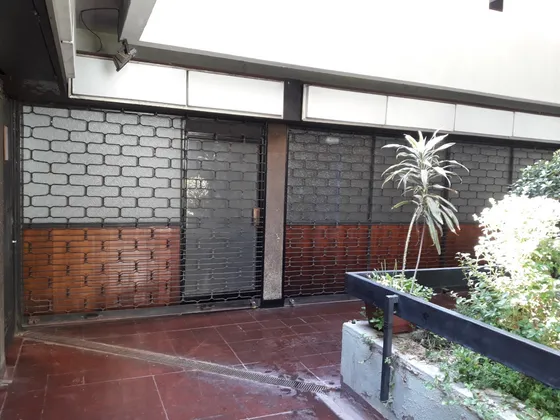 Amplio Local En Planta Libre En Galería 2° Nivel