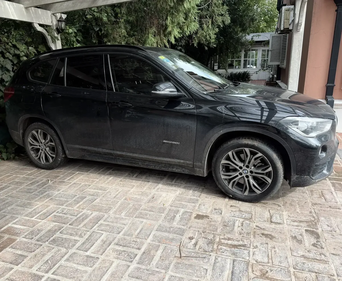 BMW X1 xDrive25i