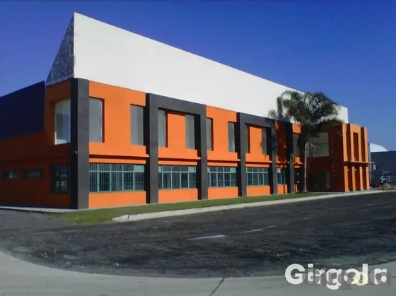 Alquiler Local Comercial La Reja Con Cochera