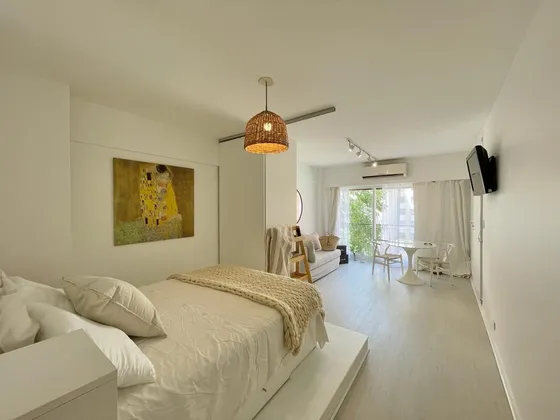 Venta Monoambiente Reciclado  Juncal Entre Suipacha Y Esmeralda