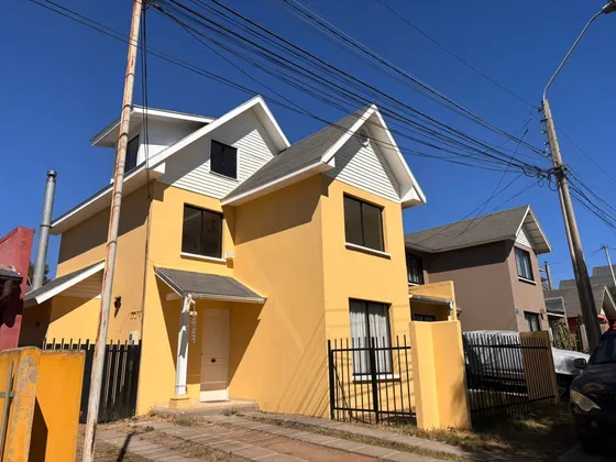 Vendo Casa, Villa Fundadores Pasaje Cerrado Casa 3 Pisos