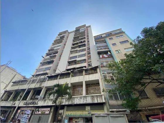 Apartamento En Venta Avenida Fuerzas Armadas, Acepta Credito De Empleado Bancario