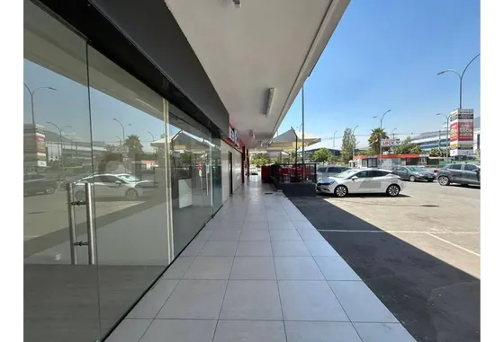 Se Arriendan Locales Comerciales En La Reina