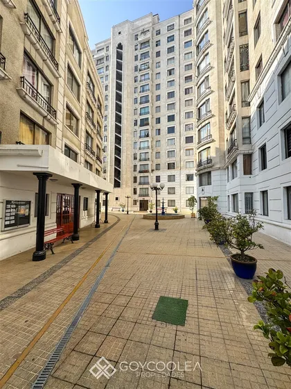 Departamento En Venta De 2 Dorm. En Santiago