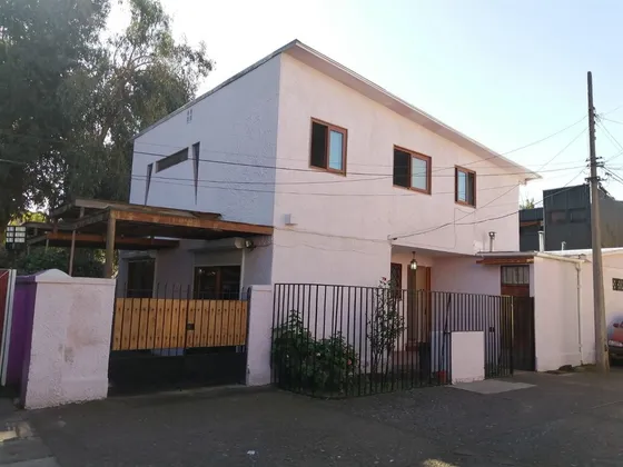 Casa En Arriendo De 4 Dorm. En Ñuñoa