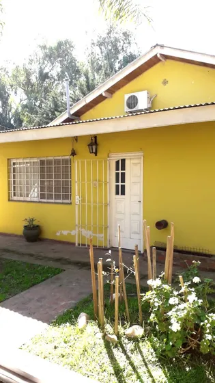 Hermosa Casa Quinta En Venta En San Vicente Con Gran Parque Y Pileta.