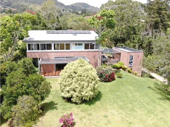 Casa Finca En Venta Sector Cabeceras, Rionegro Antioquia.