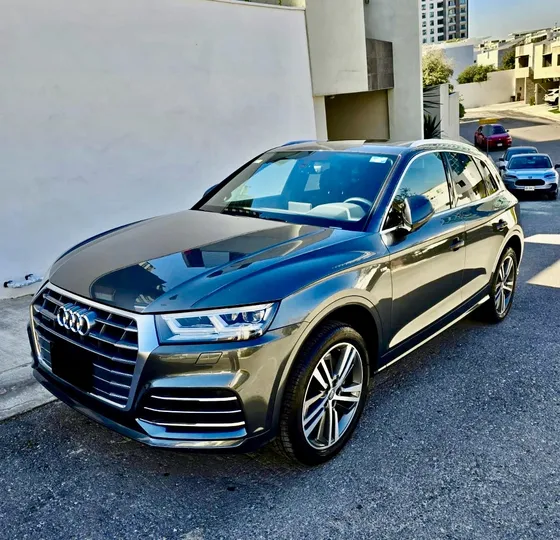 Audi Q5 2.0 L T S Line Dsg