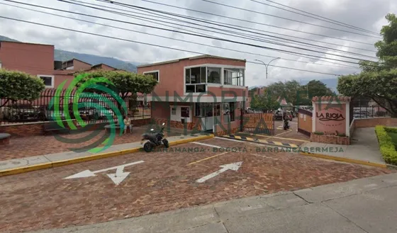 Casa En Venta En La Rioja. Cod V61695