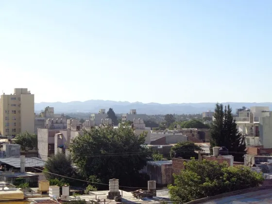 Barrio Alberdi - Departamento De 1 Dormitorio, Amplio Y Luminoso Con Cocina Equipada Y Terraza Espaciosa Con Excelente Vista