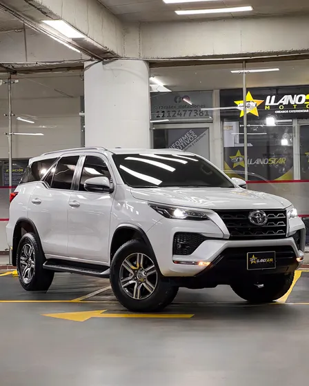 Toyota Fortuner 2.4l Sr