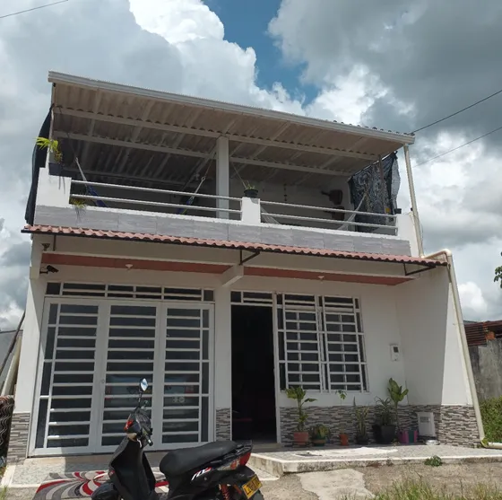 Se Vende O Permuta Por Casa De Menor Valos + Efectivo Casa En Acacias 2 Pisos Lote De 7x21 Con Apto Independiente Para Arrendar, Todos Los Servicios !!