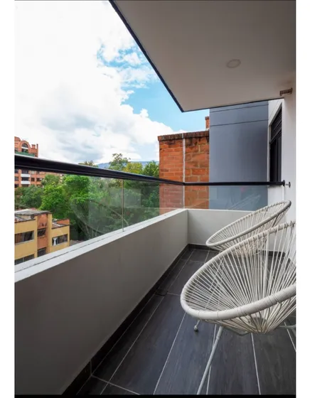 ¡se Vende Amplio En Conquistadores!