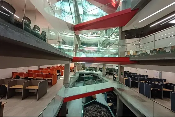 Moderno Edificio Corporativo - Metro Los Héroes