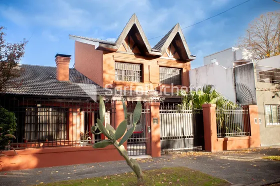 Venta Casa 4 Ambientes Barrio Guemes En Haedo