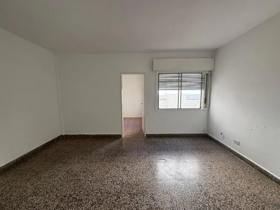 Excelente 4 Ambientes En 1er Piso Por Escalera