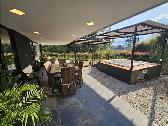 Vendo, Casa Finca Campestre Carmen De Viboral. 800 M2 Sb