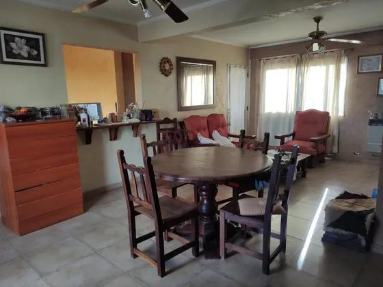 Departamento En Venta - 2 Dormitorios 2 Baños - 90mts2 - Quilmes