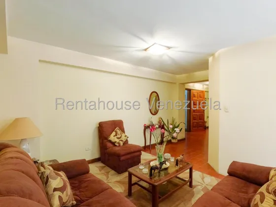 Maria E. Rentahouse Vende Espectacular Y Amplio Apartamento De 190 Mtrs2 Ubicado En Una Zona Exclusiva De La Ciudad, Este, Lara#25-23307*