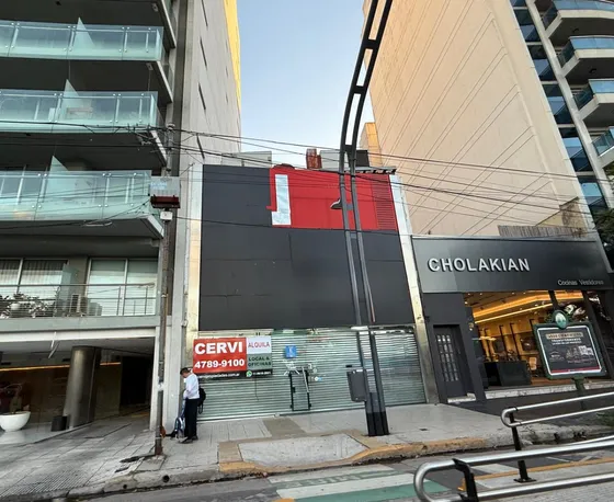 Cervi Alquila Local Comercial Av Libertador Doble Altura Maxima Exposicion, Apto Todo Rubro
