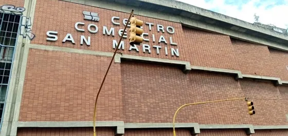 Excelente Local Comercial C.c San Martín