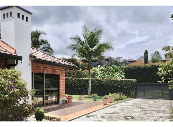 Rhbr-12533 (casa Campestre) 1 Nivel (envigado, Alto Del Escobero)