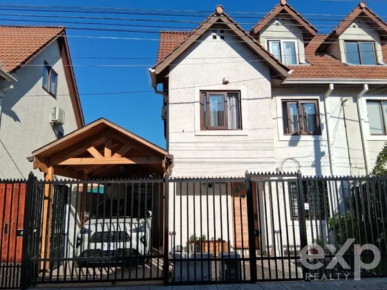 Casa 3 Pisos En Venta De 4 Dorm 3 Baños En Maipú