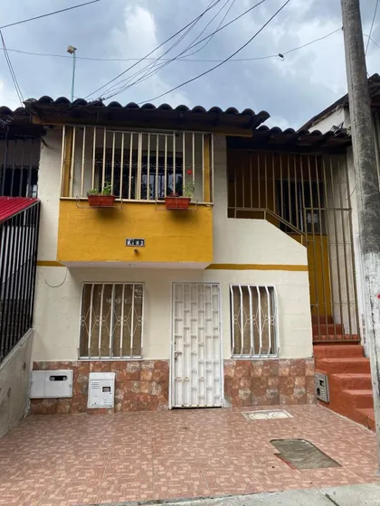 Casa En Venta Barrio Manantiales, Solo Segundo Piso