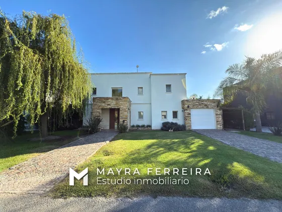Casa En Venta Y Alquiler En El Centauro - Apto Credito