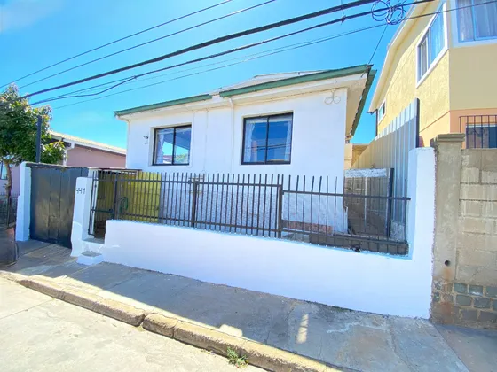 Amplia Casa En Nueva Aurora