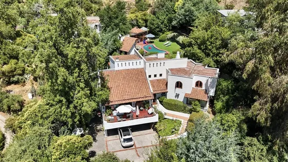 Casa En Venta De 5 Dorm. En Lo Barnechea